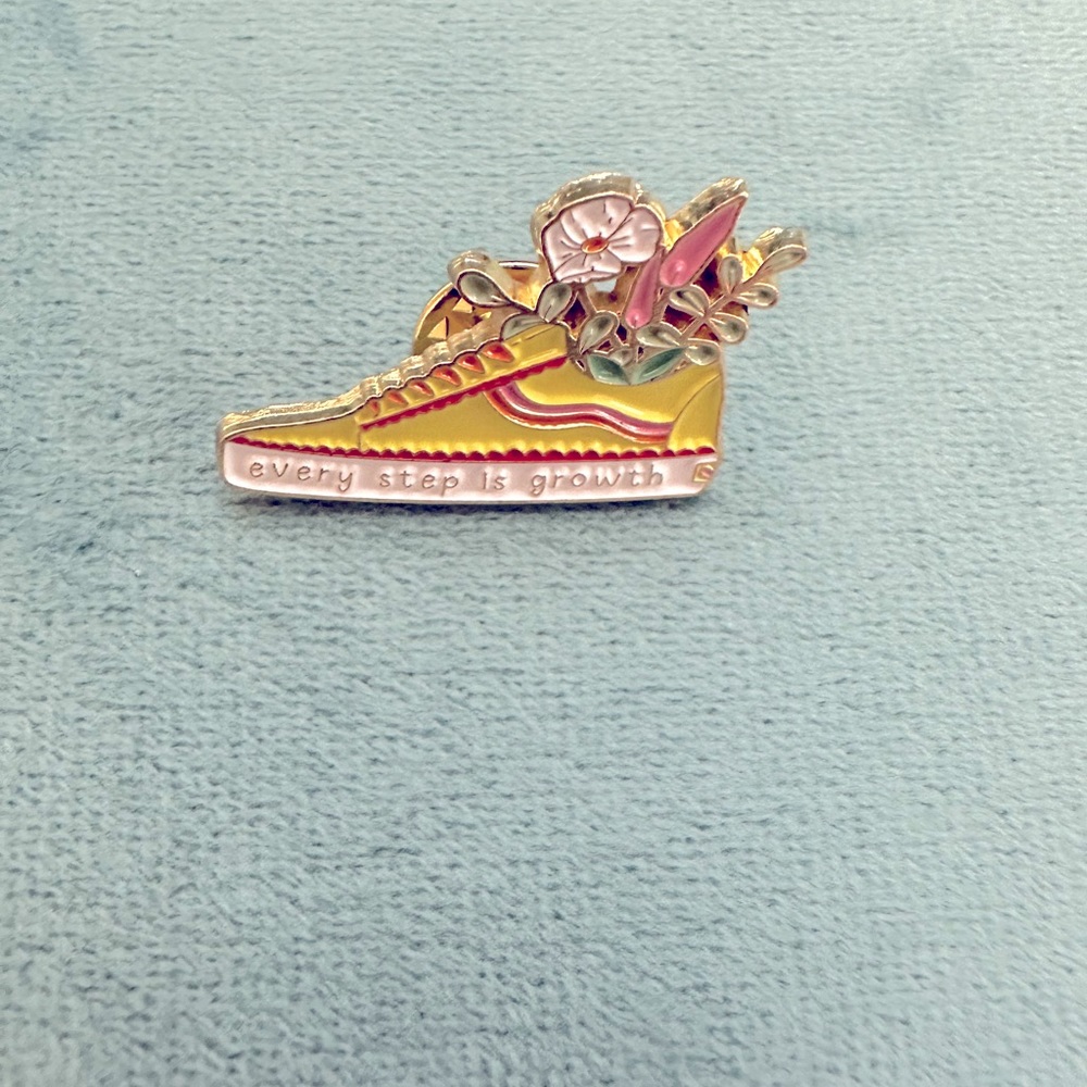 Lapel Pin Sneaker